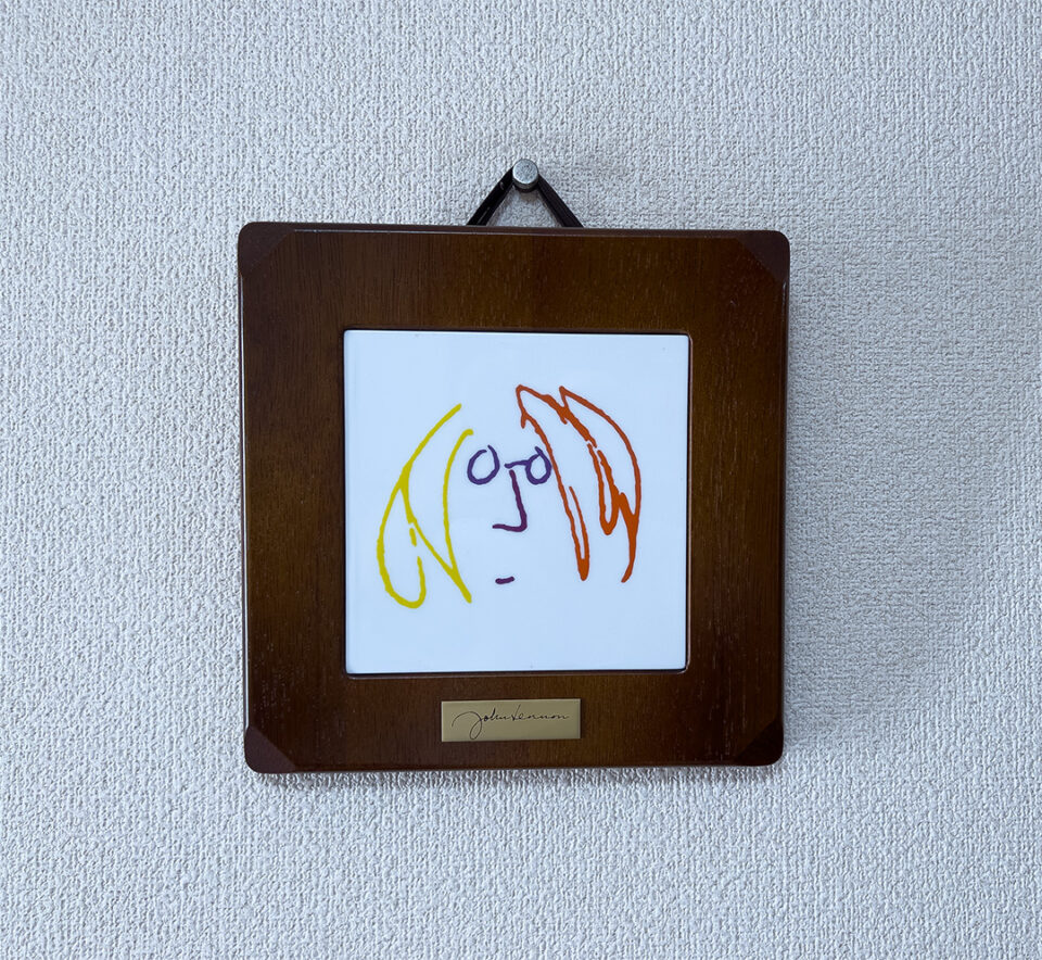 John Lennon "Self-Portrait"の陶板