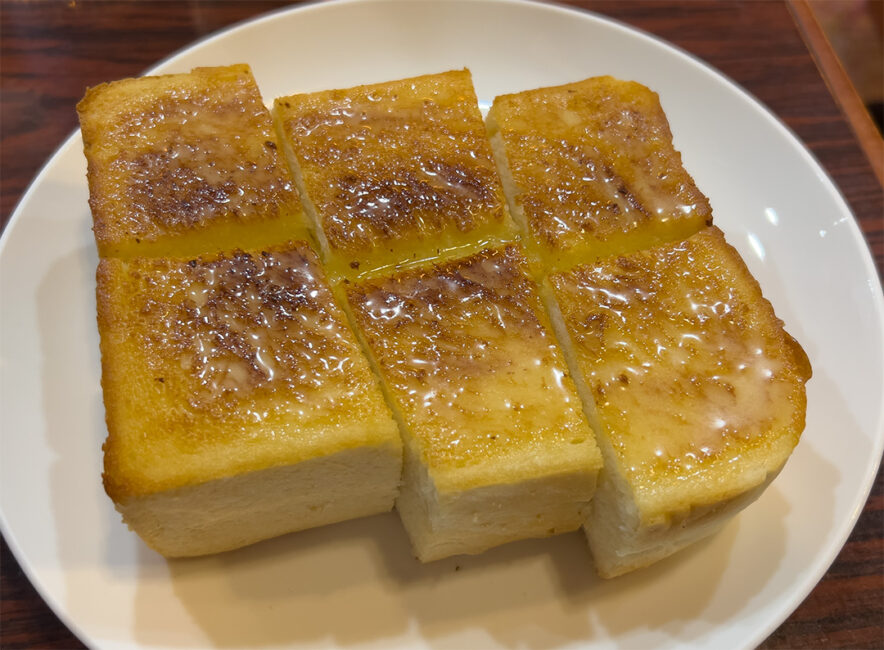 ペリカンの食パンのバタートースト