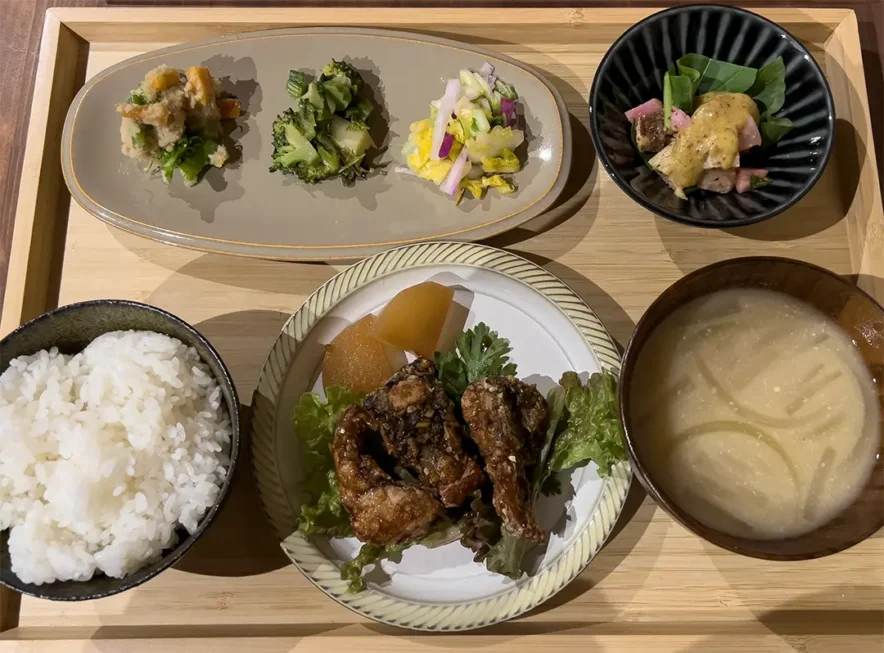 よるのまかない定食