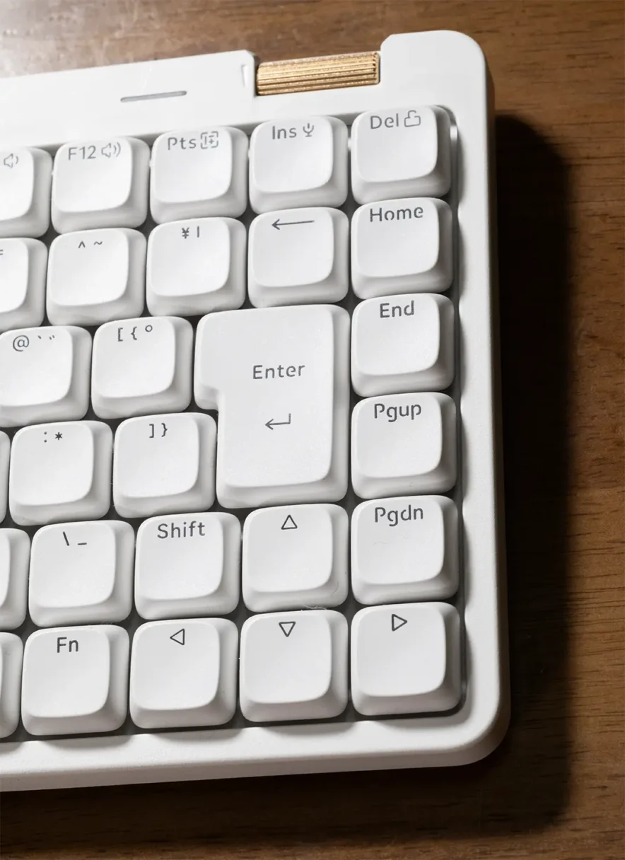 75%（84キー）のキーボードのEnterキーの右側