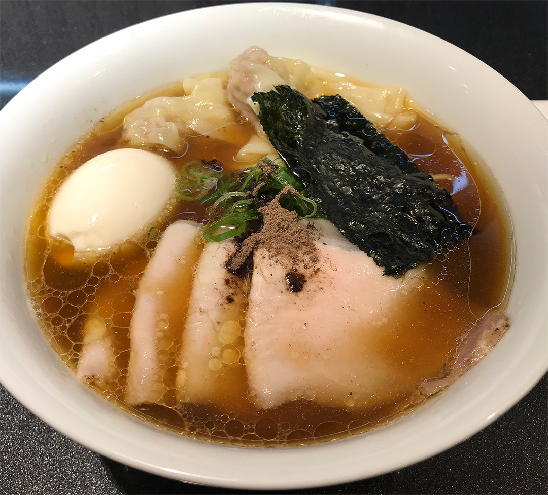 Japanese Soba Noodles 蔦・チャーシューワンタン味玉醤油Soba